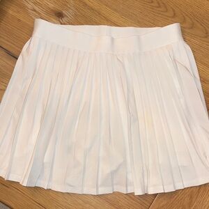 Like New Athleta Girl White pleated  Skort